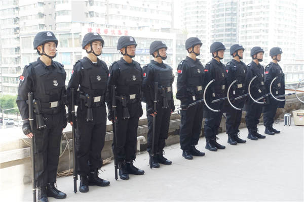 聚氨酯塑膠跑道環保液體擴鏈劑在提升跑道面層彈性、平整度及耐候性方面的關鍵技術